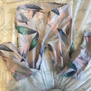 Fabletics, plant leggings